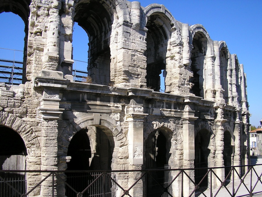 El anfiteatro romano de Arlés, otra maravilla provenzal.